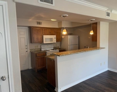 2539 Pascal Court - Photo Thumbnail 2