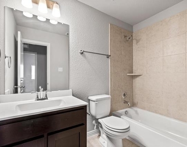3201 Solana Circle - Photo Thumbnail 24