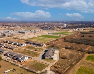 3201 Solana Circle - Photo Thumbnail 9