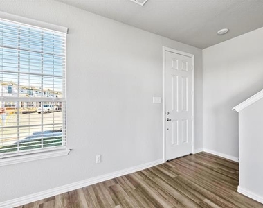3201 Solana Circle - Photo Thumbnail 11