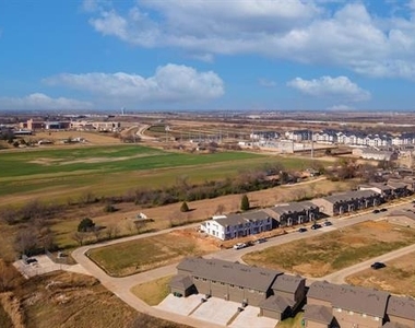 3201 Solana Circle - Photo Thumbnail 7