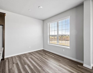 3201 Solana Circle - Photo Thumbnail 16