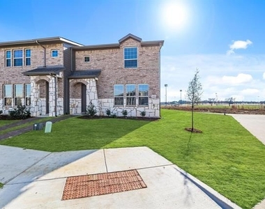 3201 Solana Circle - Photo Thumbnail 32