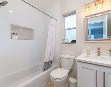 176 Se 27th Place - Photo Thumbnail 14