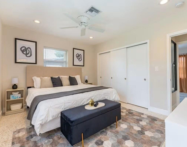 176 Se 27th Place - Photo Thumbnail 12