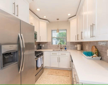 176 Se 27th Place - Photo Thumbnail 6
