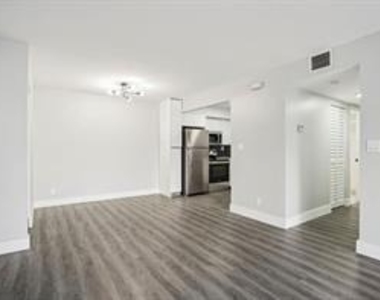 3244 Nw 84th Avenue - Photo Thumbnail 5