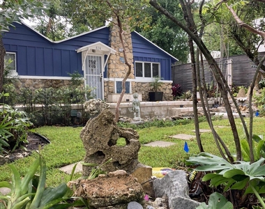 824 35th Street - Photo Thumbnail 8