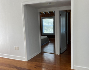 824 35th Street - Photo Thumbnail 24