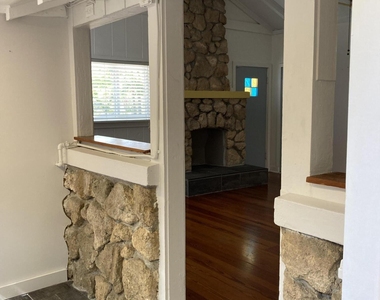824 35th Street - Photo Thumbnail 21