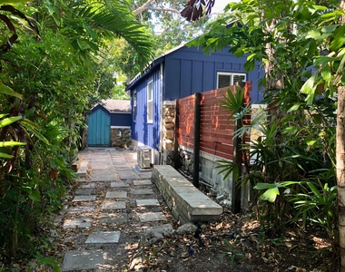 824 35th Street - Photo Thumbnail 3