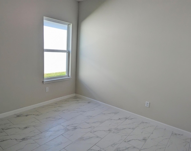 10597 Sw Vasari Way - Photo Thumbnail 6