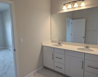 10597 Sw Vasari Way - Photo Thumbnail 8