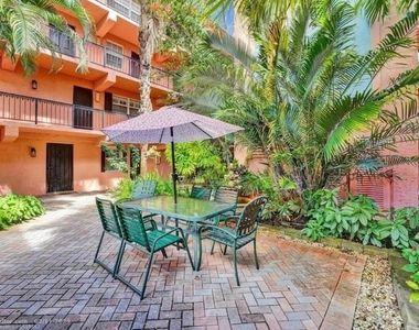 610 Tennis Club Drive - Photo Thumbnail 3