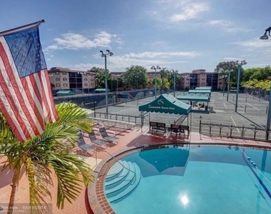 610 Tennis Club Drive - Photo Thumbnail 4