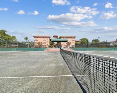 610 Tennis Club Drive - Photo Thumbnail 8