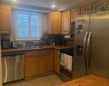1400 Ne 57th Court - Photo Thumbnail 6