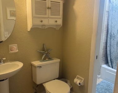 1400 Ne 57th Court - Photo Thumbnail 14