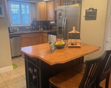 1400 Ne 57th Court - Photo Thumbnail 9