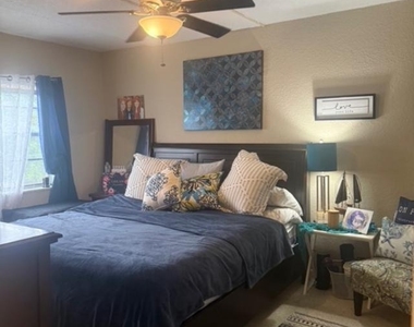1400 Ne 57th Court - Photo Thumbnail 17