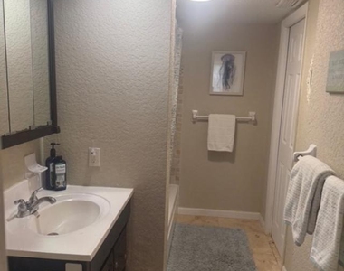 1400 Ne 57th Court - Photo Thumbnail 15