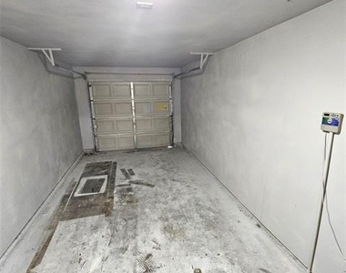1810 Wiseman Avenue - Photo Thumbnail 19