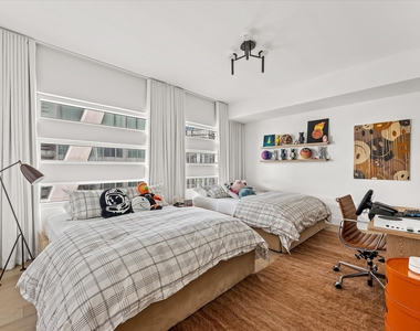 1040 Biscayne Boulevard - Photo Thumbnail 17