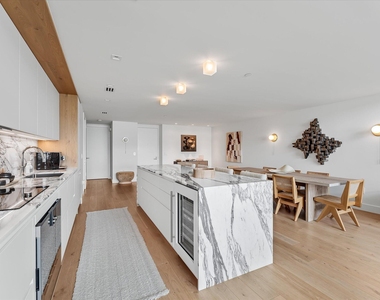 1040 Biscayne Boulevard - Photo Thumbnail 5