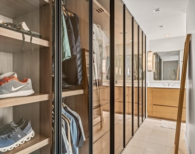 1040 Biscayne Boulevard - Photo Thumbnail 16
