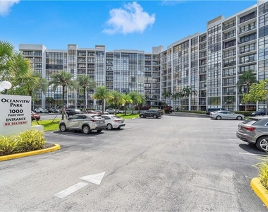 1000 Parkview Drive - Photo Thumbnail 13