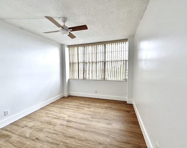 2741 Taft Street - Photo Thumbnail 5