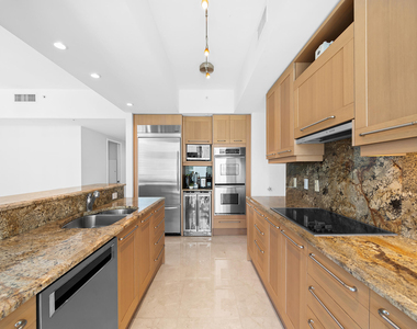 333 Las Olas Way - Photo Thumbnail 10