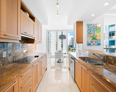 333 Las Olas Way - Photo Thumbnail 2
