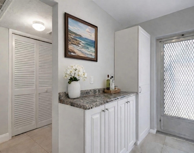 4500 N Federal Highway - Photo Thumbnail 1