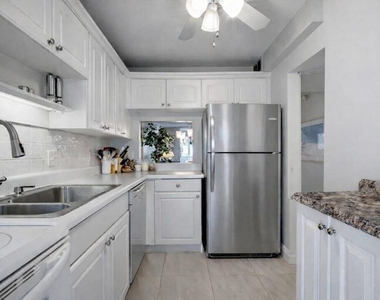 4500 N Federal Highway - Photo Thumbnail 5