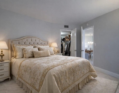 4500 N Federal Highway - Photo Thumbnail 7
