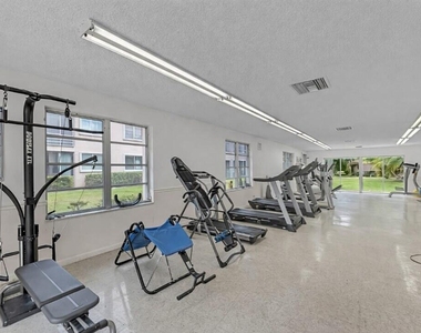 4500 N Federal Highway - Photo Thumbnail 12