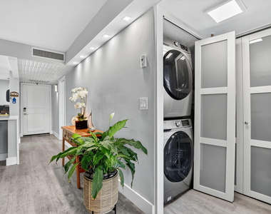 20 Royal Palm Way - Photo Thumbnail 29
