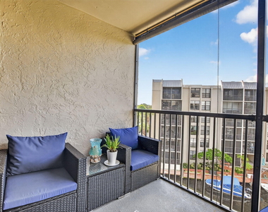 20 Royal Palm Way - Photo Thumbnail 31