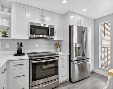 20 Royal Palm Way - Photo Thumbnail 14