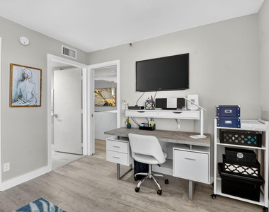 20 Royal Palm Way - Photo Thumbnail 19