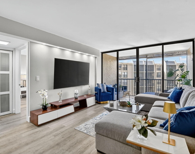 20 Royal Palm Way - Photo Thumbnail 7