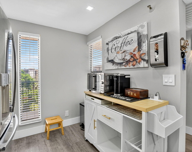 20 Royal Palm Way - Photo Thumbnail 15