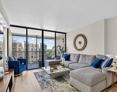 20 Royal Palm Way - Photo Thumbnail 9
