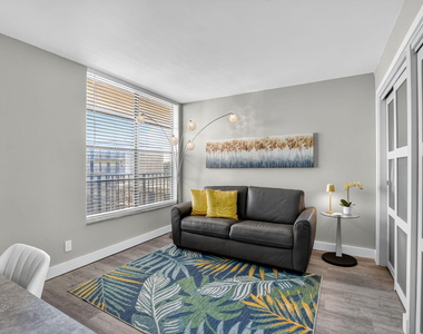 20 Royal Palm Way - Photo Thumbnail 17