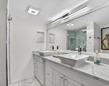 20 Royal Palm Way - Photo Thumbnail 25