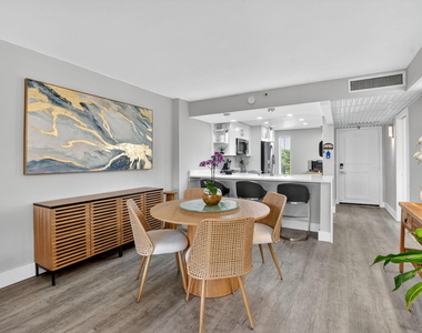 20 Royal Palm Way - Photo Thumbnail 6