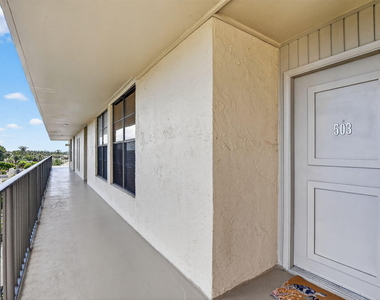 20 Royal Palm Way - Photo Thumbnail 2