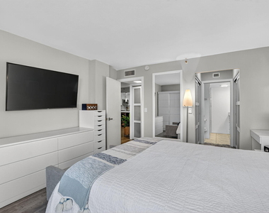 20 Royal Palm Way - Photo Thumbnail 23