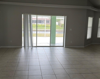 2367 Se Rock Springs Drive - Photo Thumbnail 11